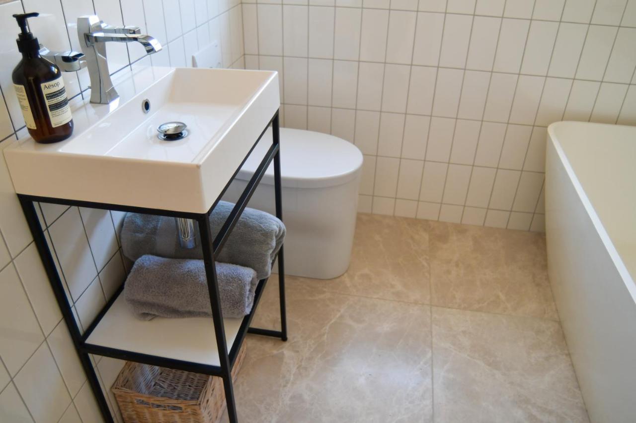 Luxury Croft Templepatrick Near Airport Rabbit And Hilton Hotel Экстерьер фото